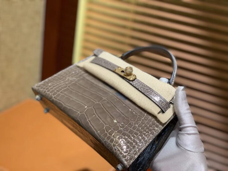 爱马仕 Mini Kelly 沥青灰 一级美洲鳄鱼皮 全手工缝制 臻品级别 金扣 19cm 2代 - Image 3
