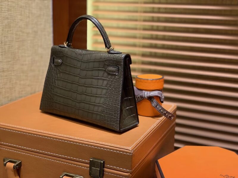 爱马仕 Mini Kelly 墨绿色 一级美洲鳄鱼皮 全手工缝制 臻品级别 金扣 19cm (迷你2代) - Image 5