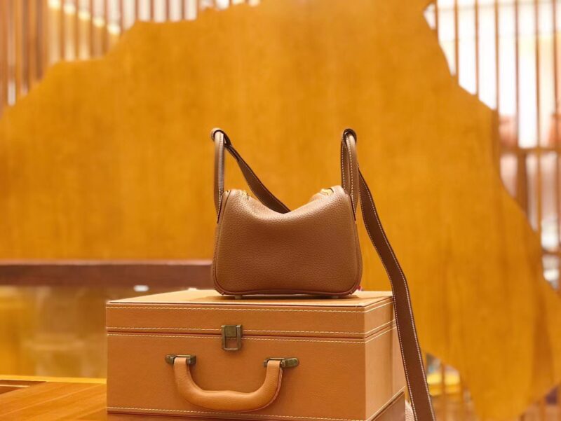 爱马仕 Mini Lindy 18cm 焦糖色 Togo牛皮 金扣 原版蜜蜡线 顶级手缝 - Image 3
