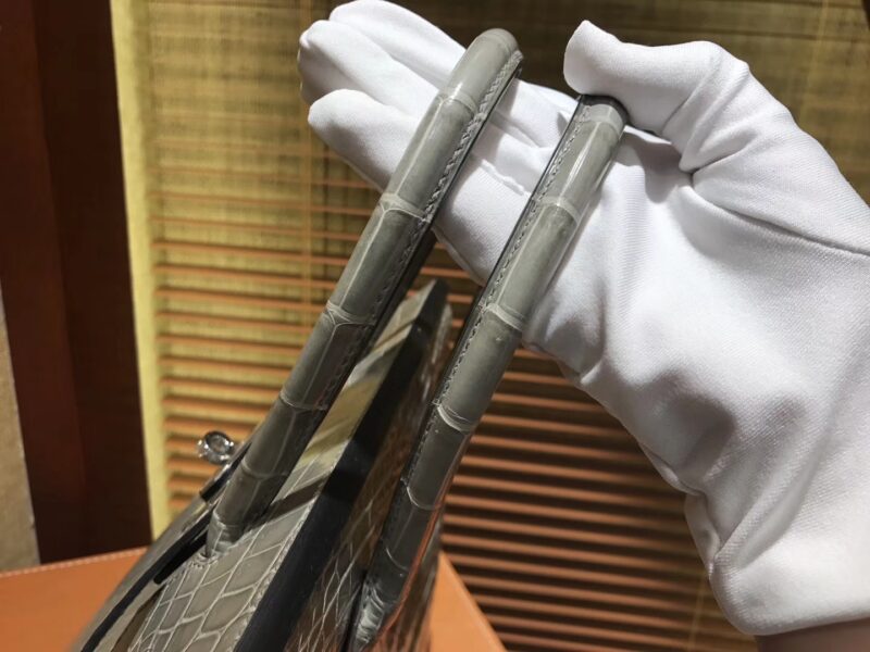 爱马仕 Birkin铂金包 斑鸠灰 一级皮 尼罗鳄鱼 进口原料 顶级手缝工艺 银扣 30cm - Image 3