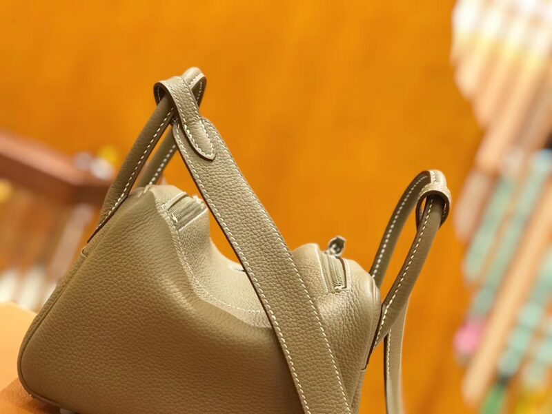 爱马仕 Mini Lindy 18cm 大象灰 Togo牛皮 银扣 原版蜜蜡线 顶级手工缝制 - Image 5