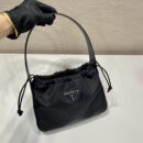 Prada*ReEdition系列B6249腋下包小号黑色免检版