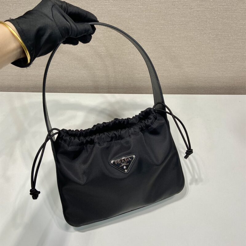 Prada*ReEdition系列B6249腋下包小号黑色免检版 - Image 3