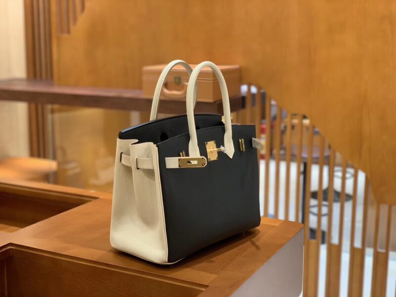 爱马仕 Birkin 奶昔白拼经典黑 德国进口掌纹牛皮 全手工蜡线缝制 30cm - Image 6