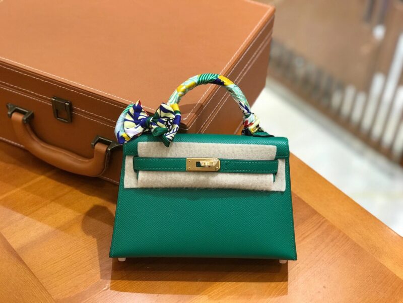 爱马仕 Mini Kelly 二代 19cm 进口掌纹牛皮 U4丝绒绿 金扣 全手工缝制 高订鳄鱼工序 - Image 5