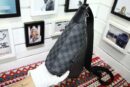 N41106 LV 路易威登Damier Graphite帆布男士斜挎包 MICK中号手袋