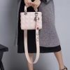 M0532OCAL M413 Dior LADY DIOR小羊皮手提包 新款徽章戴妃包 浅粉