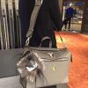 FENDI 芬迪 2522 灰色小牛皮 不对称提手 方形肩背包