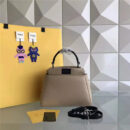 2590 FENDI 芬迪 拼色软羊革 手提包 蓝色内袋 金属配件 米色
