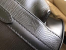 M41709 LV Supreme 联名系列限量版Christopher 双肩包 LV双肩包 黑色