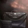 FENDI 芬迪 351 精选小牛皮荔枝纹小恶魔压制立体BAG BUGS眼睛手拿包 灰黑色