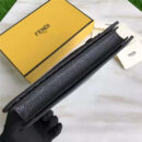 FENDI 芬迪 351 精选小牛皮荔枝纹小恶魔压制立体BAG BUGS眼睛手拿包 灰黑色