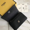 FENDI 芬迪 6346 柔软板岩软羊链式皮夹 金属环 可拆卸链条肩带 黑色