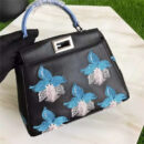 2590 FENDI 芬迪 绣花时装秀 手工刺绣 手提包斜挎包 浅蓝花