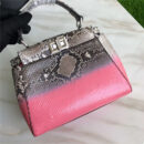 5590 FENDI 芬迪 蟒蛇皮 丝印手提包 两个内袋 金属配件 粉色