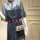 203 FENDI 芬迪 小怪兽带脚包 拼色花朵铆钉 链条手提肩包 米色