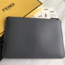 0076 FENDI 芬迪 face浮雕同色贴花 小牛皮 纤薄手拿包 灰色