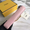 212 FENDI 芬迪 时装秀MICRO BAGUETTE 翻盖双F 链条 手提斜挎包 粉色