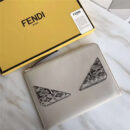 0363 FENDI 芬迪 小怪兽眼睛 羊皮拼蟒蛇皮 拉链手拿包 白色