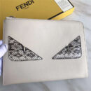 0363 FENDI 芬迪 小怪兽眼睛 羊皮拼蟒蛇皮 拉链手拿包 白色