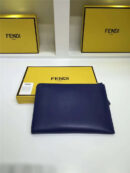 0363 FENDI 芬迪 柔软小牛皮 毛绒眼睛 拉链手拿包 蓝色