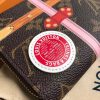 1526390905897884.jpg M62617 LV Zippy 拉链零钱包 2018夏季旅行箱主题 LV挂锁丝印图案 LV钱夹