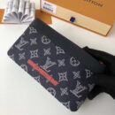 M62898 LV POCHETTE APOLLO 小号手袋 LV零钱包 LV倒挂logo字母系列