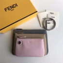 001 FENDI芬迪 F IS FEND 三套索环 小牛皮 手拿包 粉褐灰