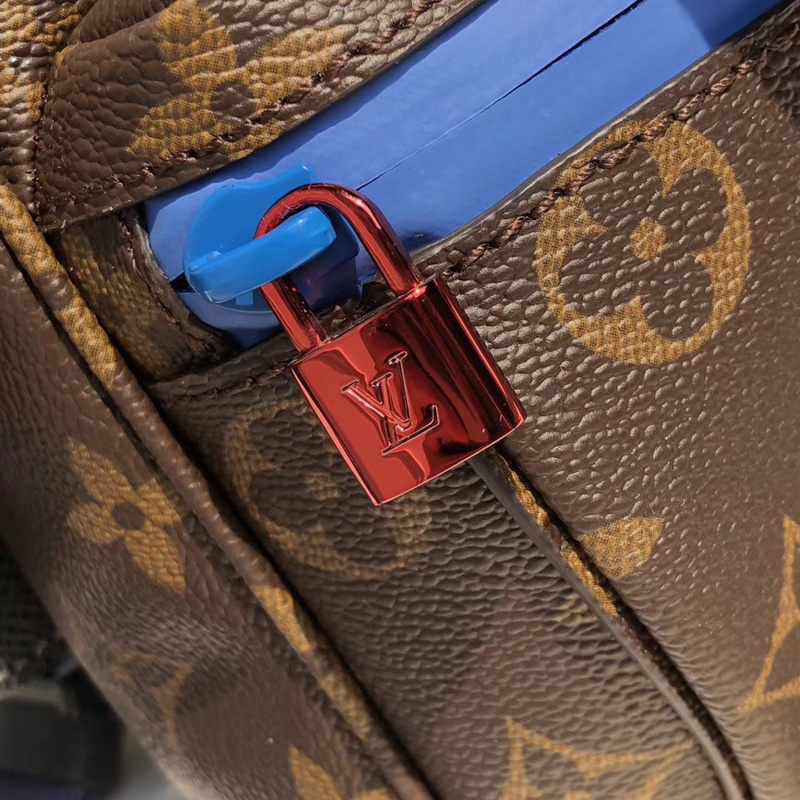 1528599692108983.jpg M43828 LV BUMBAG 小号手袋 LV老花涂层男包 LV男包 LV男士腰包