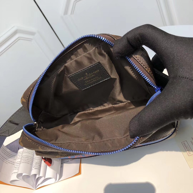 1528599702736320.jpg M43828 LV BUMBAG 小号手袋 LV老花涂层男包 LV男包 LV男士腰包