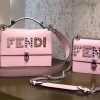 1381 FENDI芬迪 KANI翻盖手袋 玻璃铆钉 芬迪女包 斜背包包 粉色