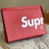 1532924276907933.jpg M41366 LV Supreme 联名系列 Pochette Voyage 中号手袋 LV手拿包 红色