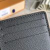 M63233 LV 口袋钱夹 LV Monogram Titanium灰色帆布卡夹 LV护照夹