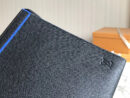 M30573 LV Pochette Voyage 中号手袋 LV Taiga皮革手包 LV男包 LV手包