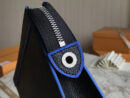 M30573 LV Pochette Voyage 中号手袋 LV Taiga皮革手包 LV男包 LV手包