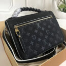 M43942 LV Pochette Metis手袋 LV全皮压花女包 LV邮差包 LV空姐包 黑色