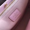 M54440 LV DOUBLE V 手袋 LV女包 翻盖式拼色老花单肩手提包 粉色