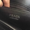 1BD127 Prada普拉达 Monochrome 十字纹牛皮 信封链条包 黑色