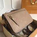 M44245 LV Pochette Metis 手袋 LV全皮压花女包 LV邮差包 LV空姐包 杏色
