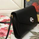 527857 GUCCI 2018秋冬 咆哮虎头装饰 翻盖 肩背包 黑色