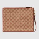 547796 Gucci NY Yankees™ 贴饰 经典GG帆布 手拿包 砖红色