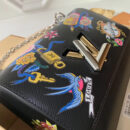 M52897 LV TWIST 中号手袋 彩色刺青装饰 LV女包 LV女士单肩包 黑色