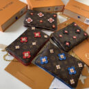 M63905 LV POCHETTE DOUBLE ZIP 链条钱夹 Blooming Flowers 系列 双拉链袋女包
