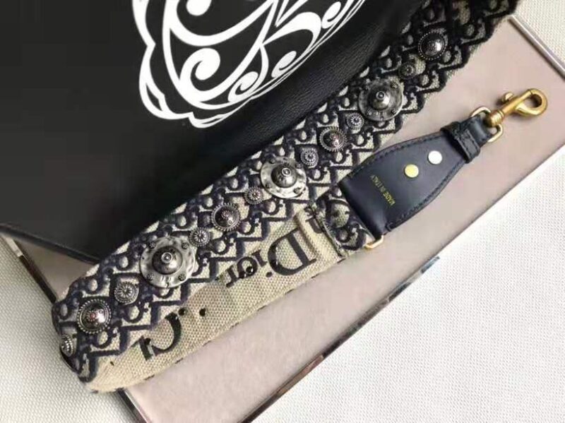 M0975 Dior女包 新款 黑色印花 牛皮 迪奥手工包 黑色 - Image 4