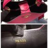 1552923227371796.jpg 1BA212 Prada New Double 手袋 Prada手提包 普拉达水桶包 普拉达牛皮包 玫红黑