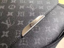 M40539 LV x 藤原浩闪电联名Fragment Design系列 男士斜挎包 中号
