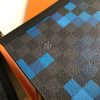 1559028878481696.jpg N60174 LV POCHETTE VOYAGE 中号手袋 像素格纹帆布手包 LV手拿包 蓝色