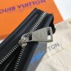 1559028879339947.jpg N60174 LV POCHETTE VOYAGE 中号手袋 像素格纹帆布手包 LV手拿包 蓝色