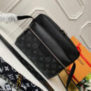 M30233 LV OUTDOOR 邮差包 Monogram 帆布单肩斜跨男包 LV邮差包 黑色