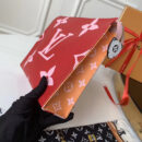 M67692 LV Toilet Pouch XL 盥洗袋 超大Monogram花朵图案 LV手包 红色